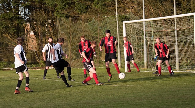 半场-成都蓉城暂0-0武汉三镇 费利佩近距离头球被扑卡隆屡造险.