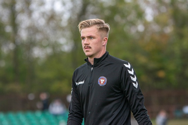 国安旧将比埃拉随柔佛新山提前4轮夺得马来西亚超级联赛冠军.